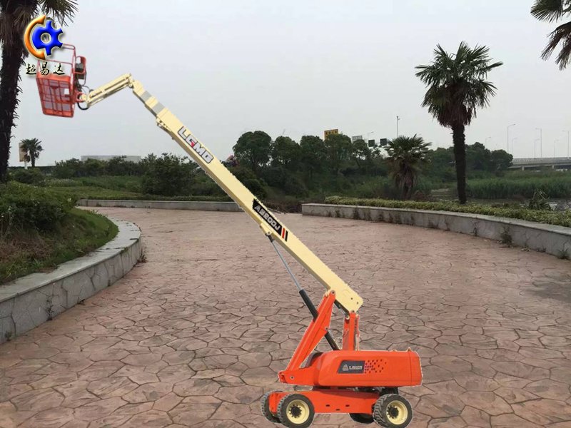 <b>全自行直臂高空作業(yè)平臺</b>