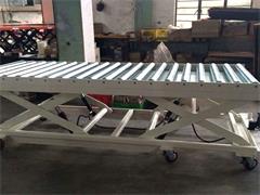 <b>非標(biāo)滾筒式移動液壓升降機</b>