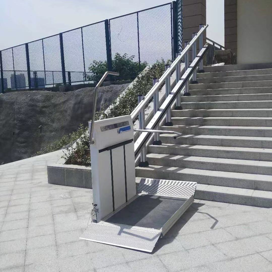 <b>山東斜掛升降機(jī)</b>