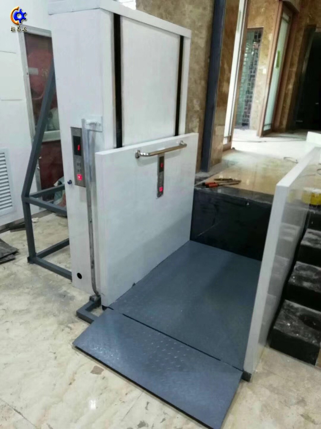 垂直無(wú)障礙升降機(jī)